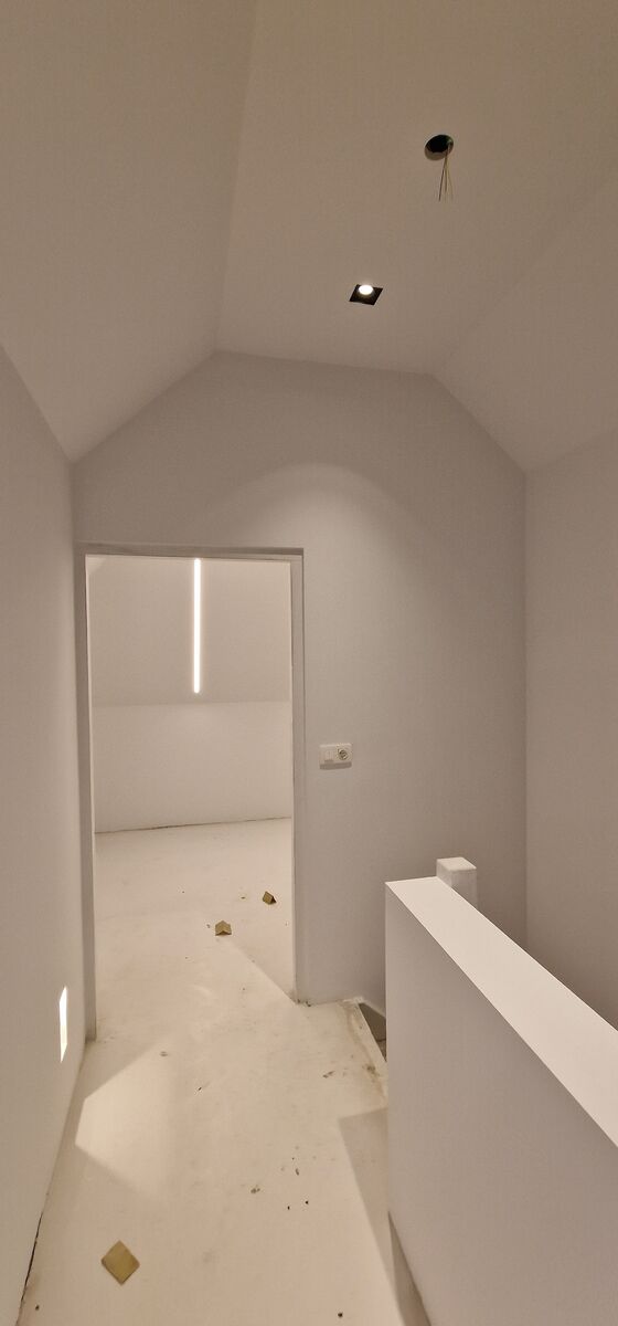 Naadloze overgang stucwerk en LED-verlichting